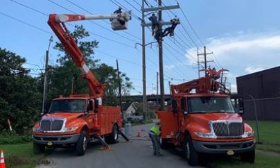 OG&E Crews Help Restore Power in Afteramath of Hurricane Ida